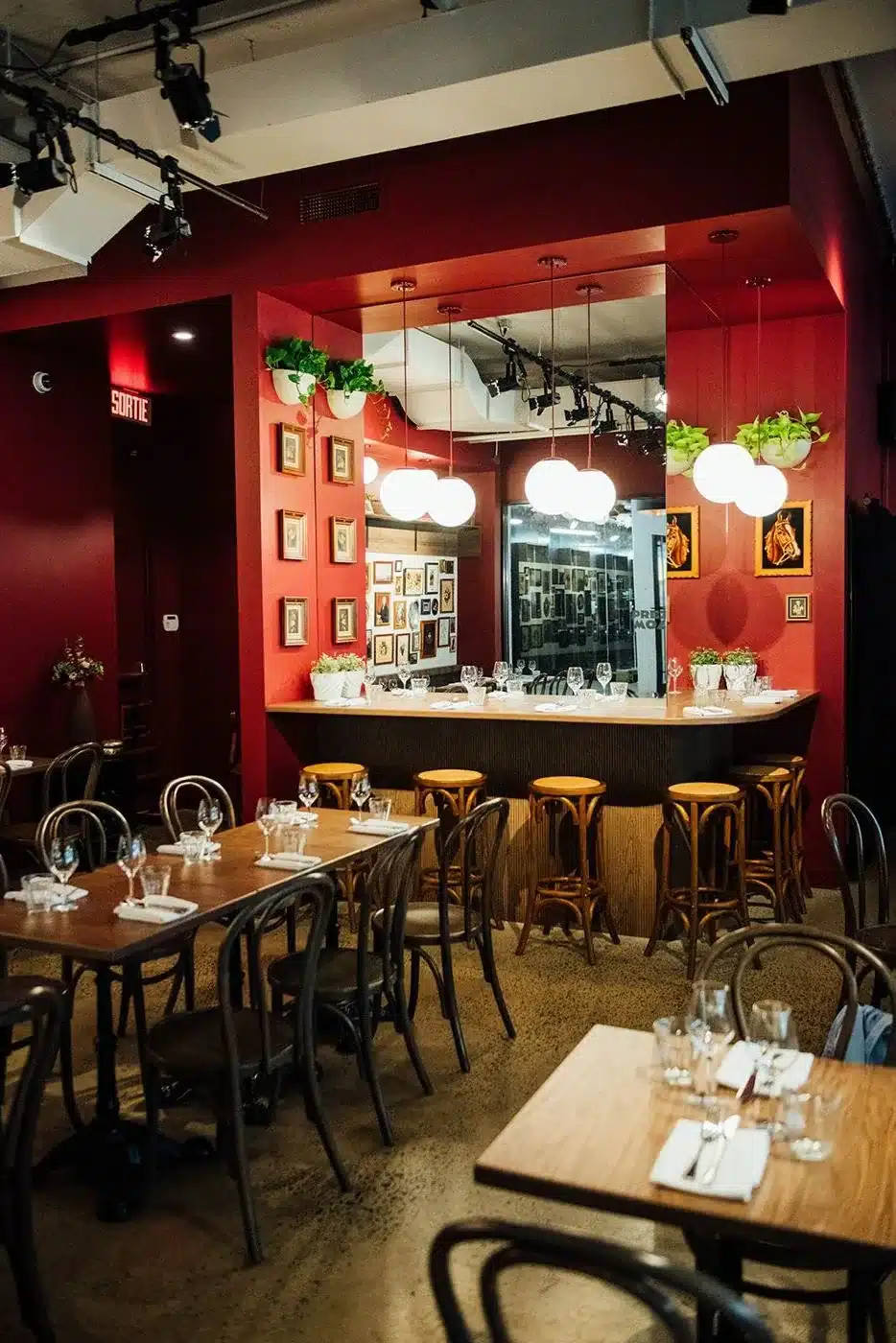 Le bar et la salle à manger de Prezze Mollo
